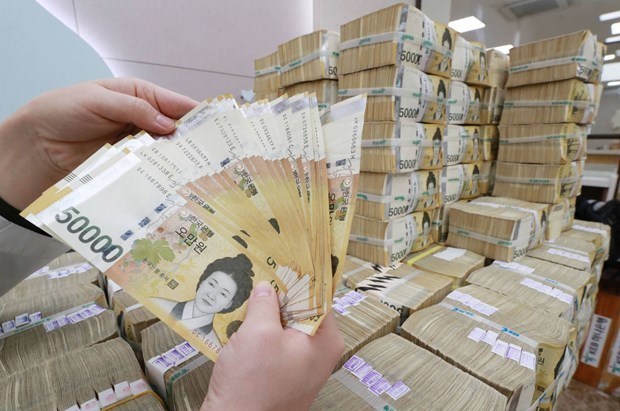 Hàn Quốc: Một số ngân hàng chuyển tiền trung gian né tránh giao dịch tới Nga